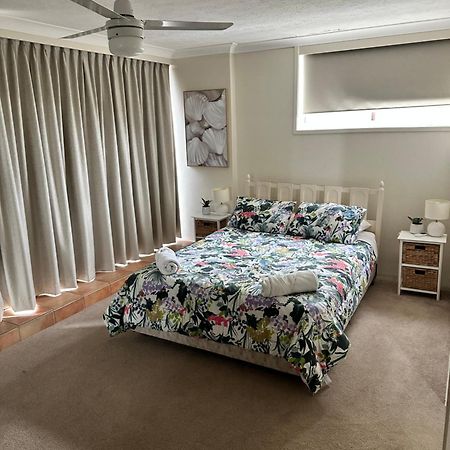 Queensleigh Holiday Apartments Broadbeach Buitenkant foto