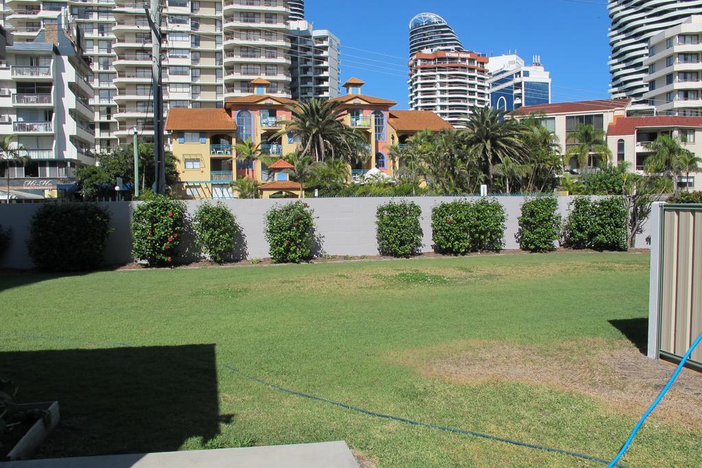 Queensleigh Holiday Apartments Broadbeach Buitenkant foto