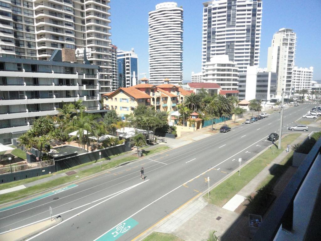 Queensleigh Holiday Apartments Broadbeach Buitenkant foto