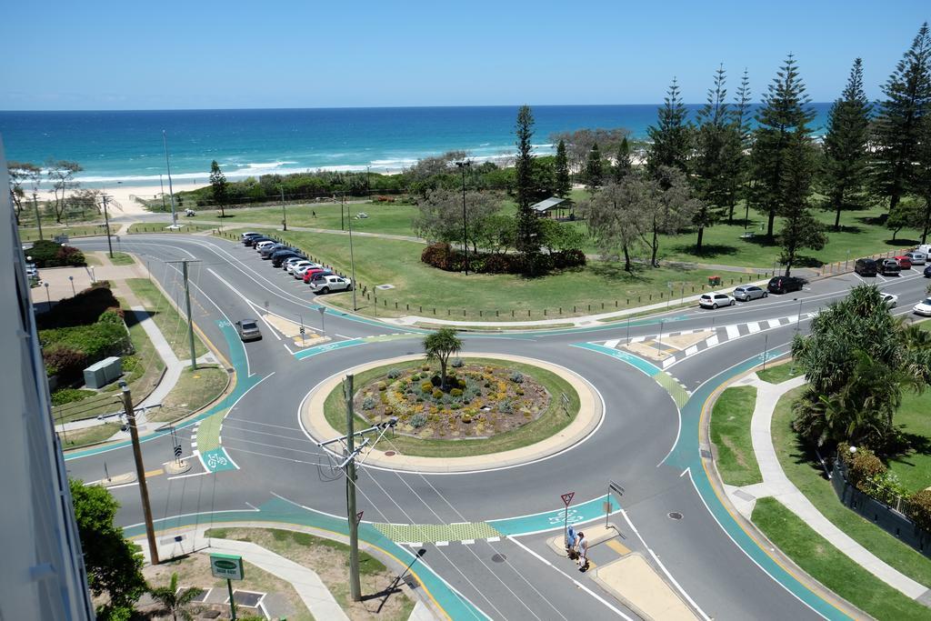 Queensleigh Holiday Apartments Broadbeach Buitenkant foto